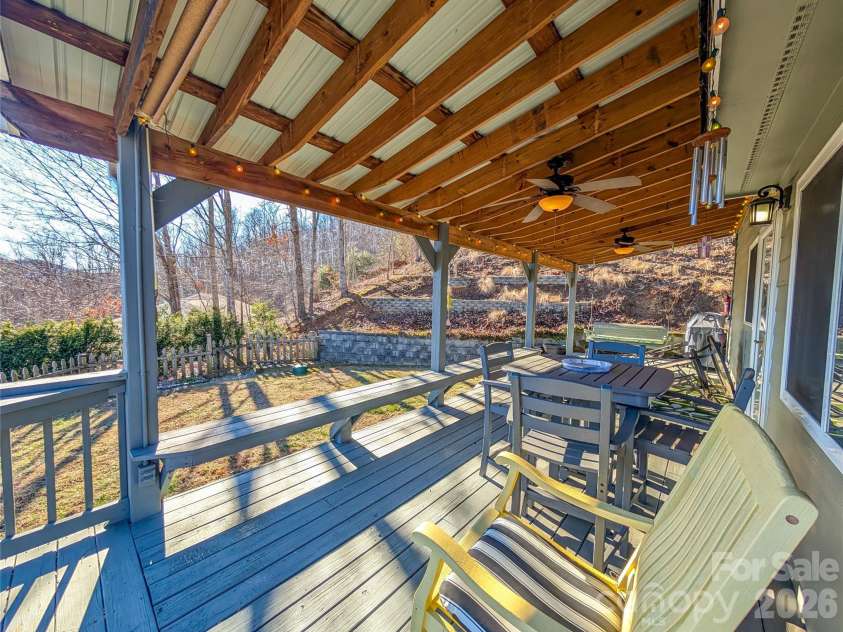 305 Majestic Mountain Drive, Burnsville, NC 28714.  MLS# CAR4336444, YatesRealty ID 3511. 