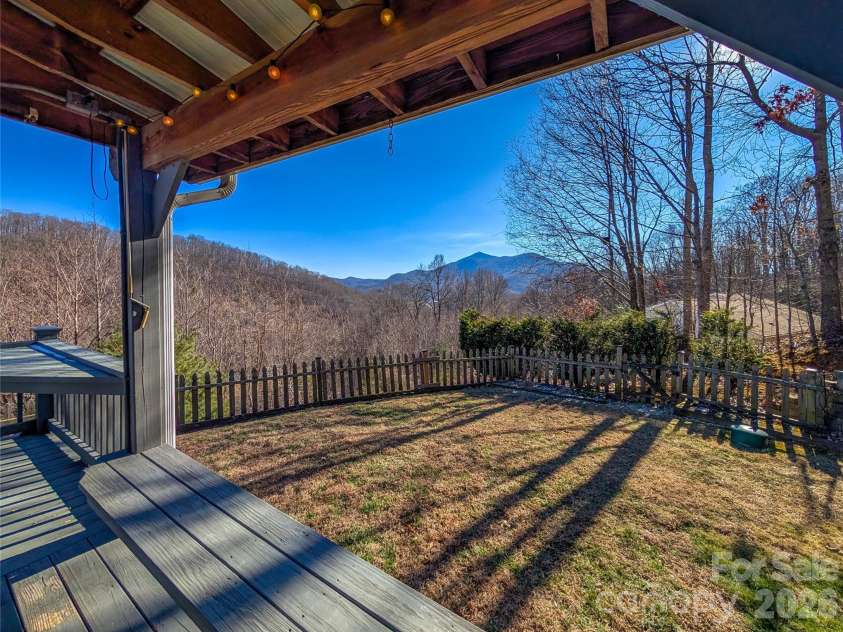 305 Majestic Mountain Drive, Burnsville, NC 28714.  MLS# CAR4336444, YatesRealty ID 3511. 
