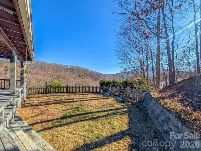 305 Majestic Mountain Drive, Burnsville, NC 28714.  MLS# CAR4336444, YatesRealty ID 3511. 