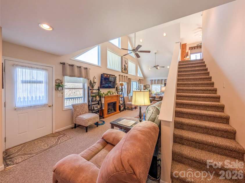 305 Majestic Mountain Drive, Burnsville, NC 28714.  MLS# CAR4336444, YatesRealty ID 3511. 