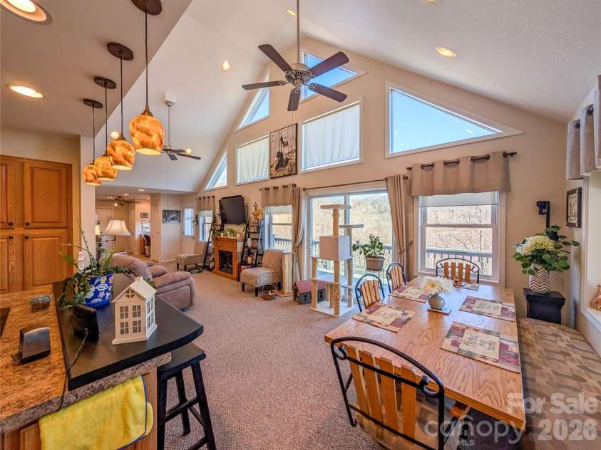 305 Majestic Mountain Drive, Burnsville, NC 28714.  MLS# CAR4336444, YatesRealty ID 3511. 