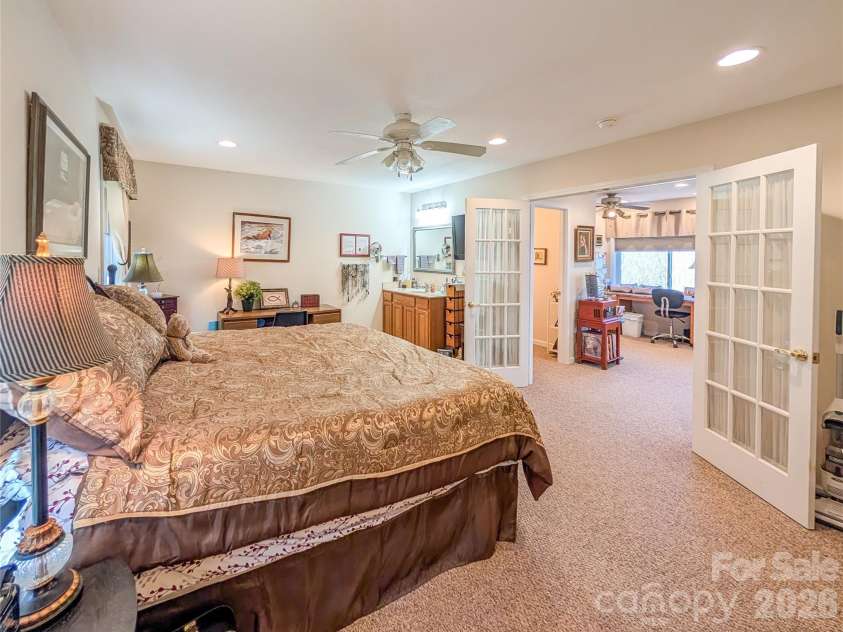 305 Majestic Mountain Drive, Burnsville, NC 28714.  MLS# CAR4336444, YatesRealty ID 3511. 