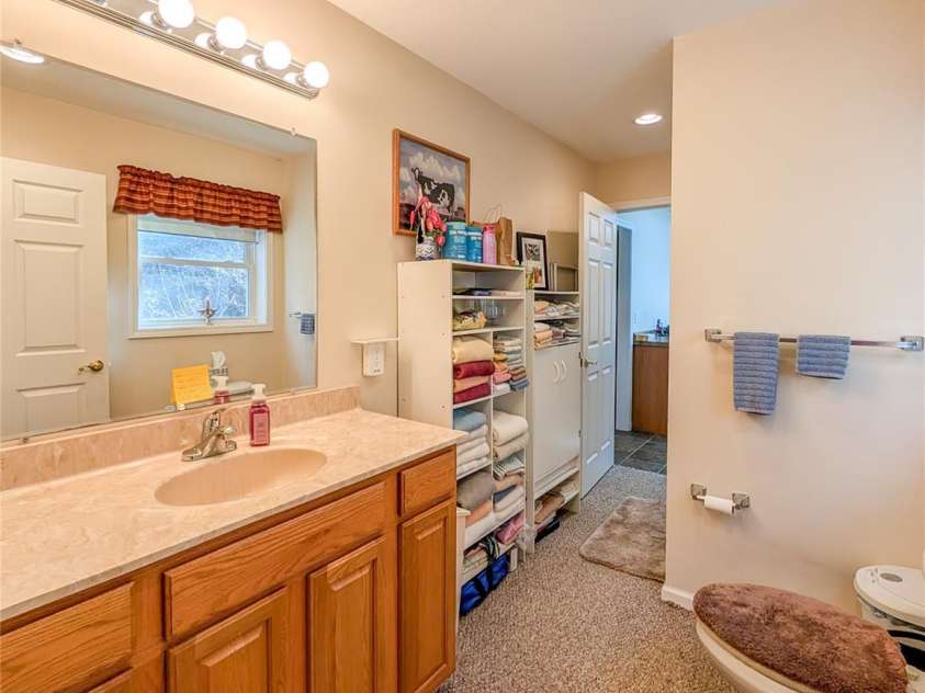 305 Majestic Mountain Drive, Burnsville, NC 28714.  MLS# CAR4336444, YatesRealty ID 3511. 