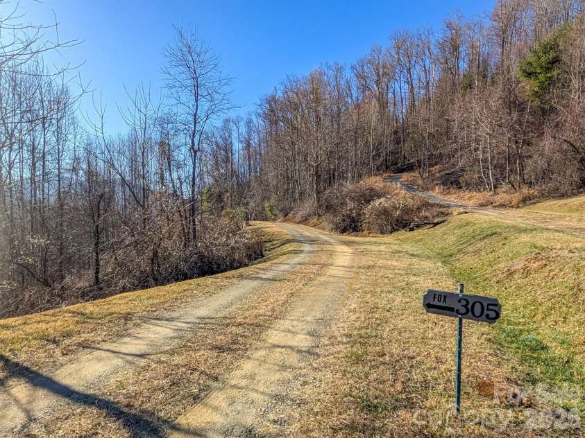 305 Majestic Mountain Drive, Burnsville, NC 28714.  MLS# CAR4336444, YatesRealty ID 3511. 
