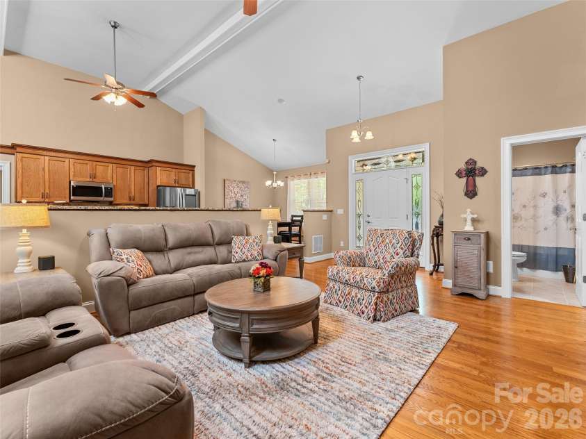 25 Linden Turn, Hendersonville, NC 28739.  MLS# CAR4387037, YatesRealty ID 35110. 