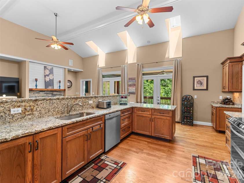 25 Linden Turn, Hendersonville, NC 28739.  MLS# CAR4387037, YatesRealty ID 35110. 