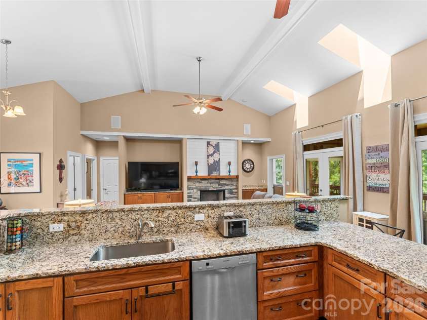 25 Linden Turn, Hendersonville, NC 28739.  MLS# CAR4387037, YatesRealty ID 35110. 