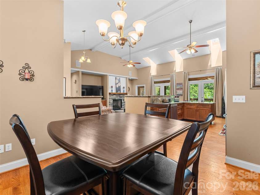 25 Linden Turn, Hendersonville, NC 28739.  MLS# CAR4387037, YatesRealty ID 35110. 