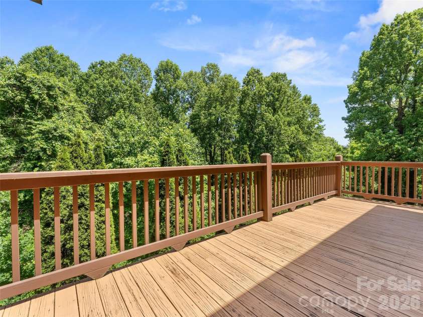 25 Linden Turn, Hendersonville, NC 28739.  MLS# CAR4387037, YatesRealty ID 35110. Open deck
