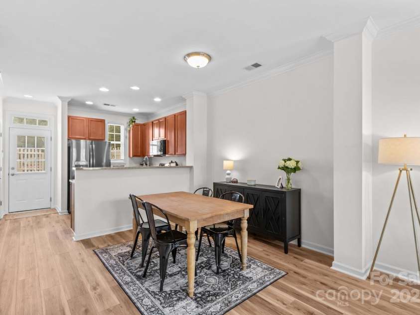 15879 Sharon Dale Drive, Davidson, NC 28036.  MLS# CAR4286571, YatesRealty ID 35111. This home is move in ready. 