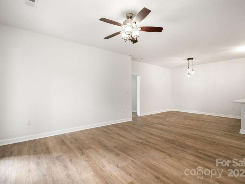 11725 Ridgeway Park Drive, Charlotte, NC 28277.  MLS# CAR4294025, YatesRealty ID 35112. 