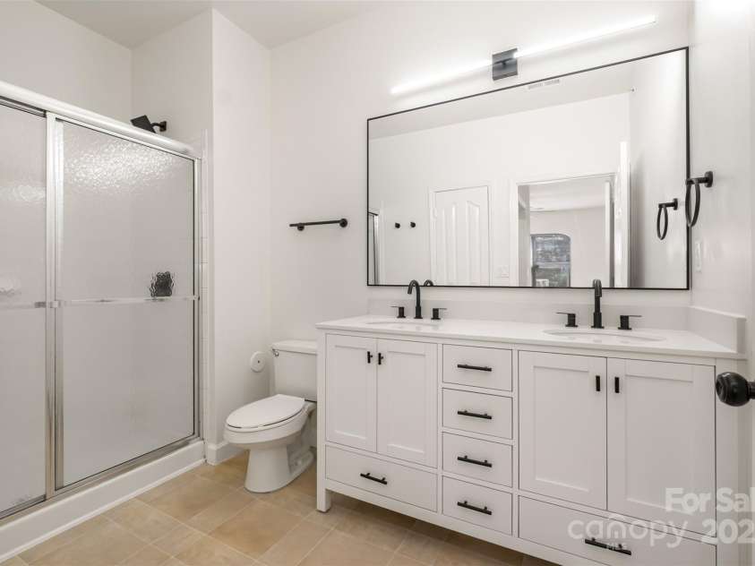 11725 Ridgeway Park Drive, Charlotte, NC 28277.  MLS# CAR4294025, YatesRealty ID 35112. 