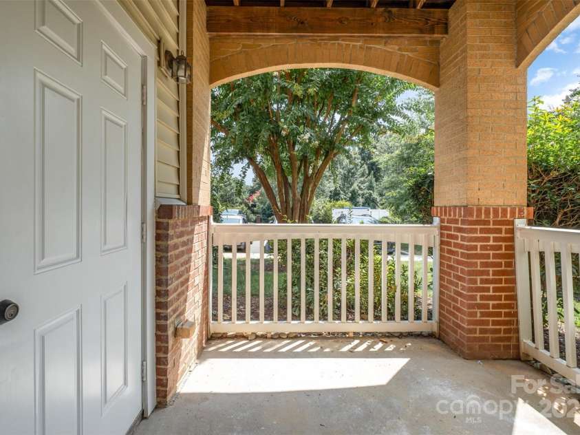 11725 Ridgeway Park Drive, Charlotte, NC 28277.  MLS# CAR4294025, YatesRealty ID 35112. 