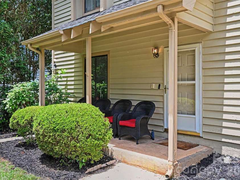 611 Mattingwood Drive, Charlotte, NC 28270.  MLS# CAR4390853, YatesRealty ID 35112. 