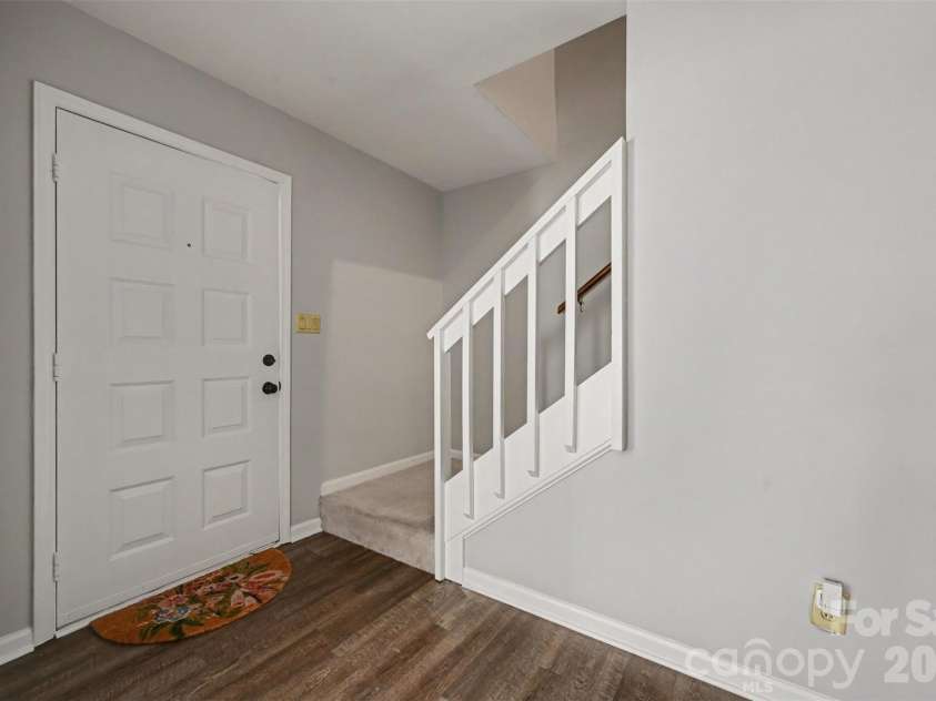 611 Mattingwood Drive, Charlotte, NC 28270.  MLS# CAR4390853, YatesRealty ID 35112. 