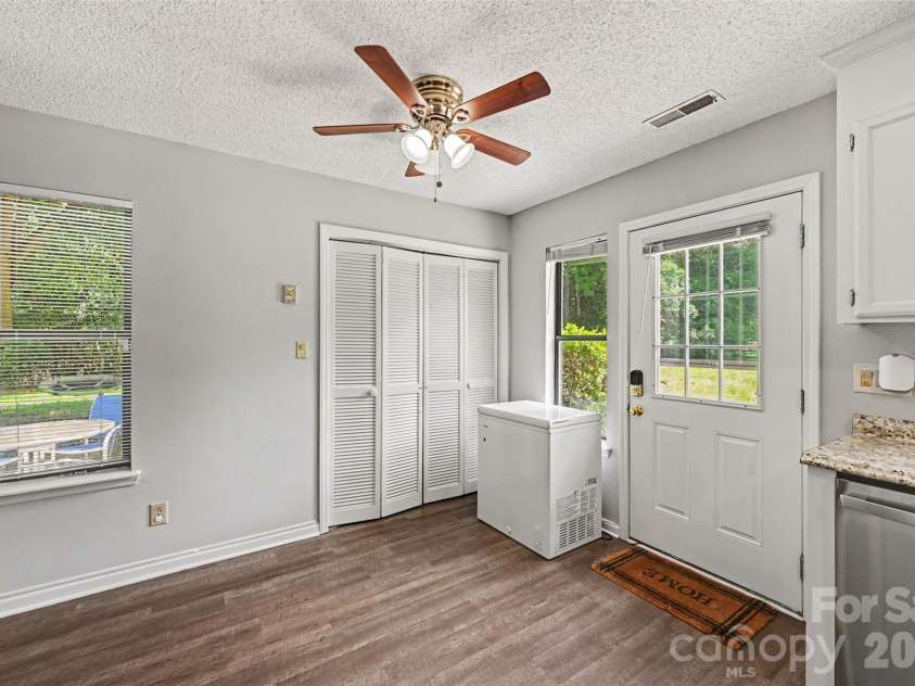 611 Mattingwood Drive, Charlotte, NC 28270.  MLS# CAR4390853, YatesRealty ID 35112. 