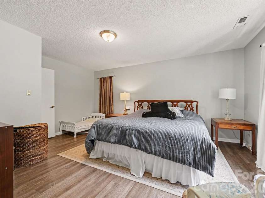 611 Mattingwood Drive, Charlotte, NC 28270.  MLS# CAR4390853, YatesRealty ID 35112. 