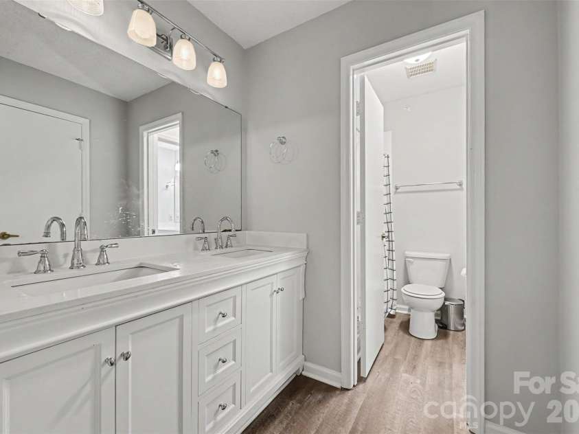 611 Mattingwood Drive, Charlotte, NC 28270.  MLS# CAR4390853, YatesRealty ID 35112. 