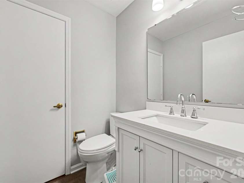 611 Mattingwood Drive, Charlotte, NC 28270.  MLS# CAR4390853, YatesRealty ID 35112. 