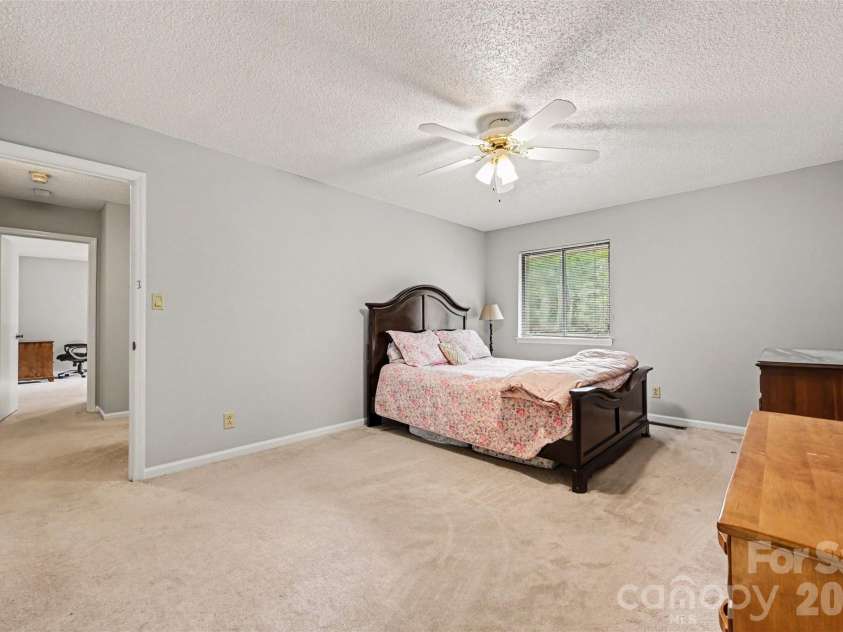 611 Mattingwood Drive, Charlotte, NC 28270.  MLS# CAR4390853, YatesRealty ID 35112. 