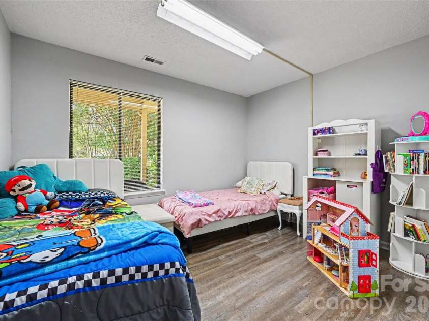 611 Mattingwood Drive, Charlotte, NC 28270.  MLS# CAR4390853, YatesRealty ID 35112. 