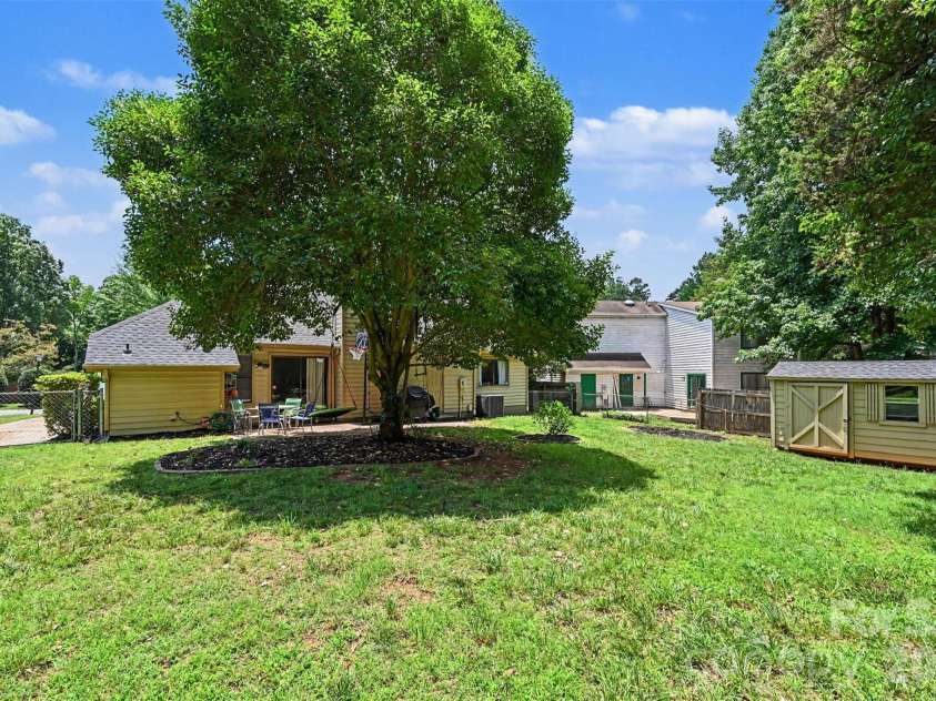611 Mattingwood Drive, Charlotte, NC 28270.  MLS# CAR4390853, YatesRealty ID 35112. 