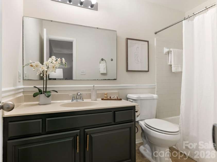 9020 Nolley Court, Charlotte, NC 28270.  MLS# CAR4411665, YatesRealty ID 35113. Primary Bathroom