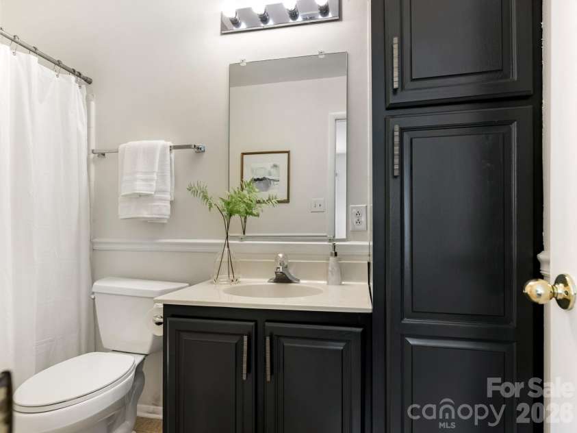 9020 Nolley Court, Charlotte, NC 28270.  MLS# CAR4411665, YatesRealty ID 35113. Second Bedroom Bathroom
