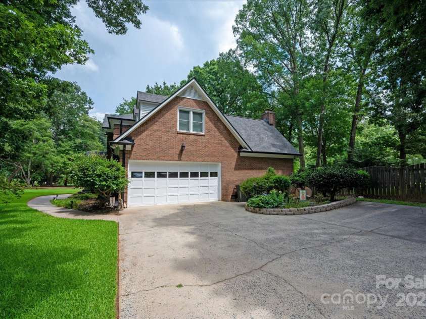 833 Spring Oaks Drive, Weddington, NC 28104.  MLS# CAR4285356, YatesRealty ID 35114. 