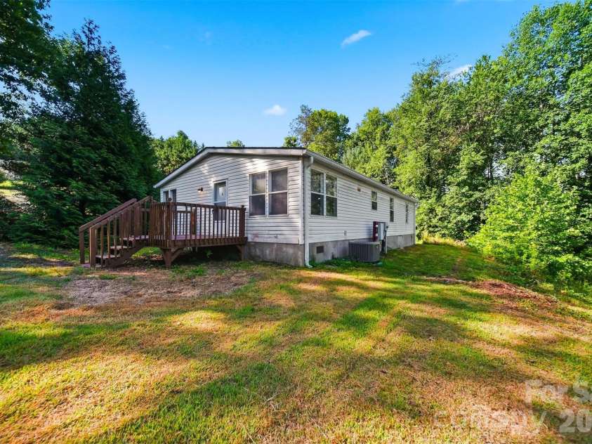 2691 Green Haven Circle, Morganton, NC 28655.  MLS# CAR4397918, YatesRealty ID 35115. 