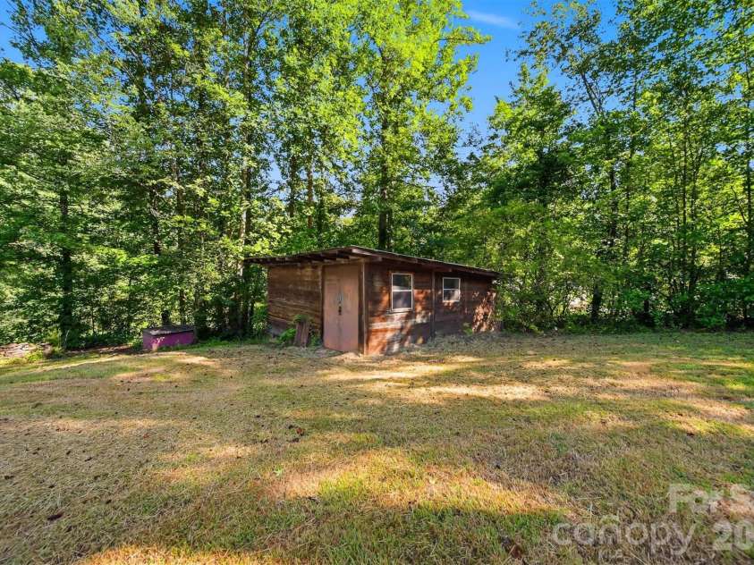 2691 Green Haven Circle, Morganton, NC 28655.  MLS# CAR4397918, YatesRealty ID 35115. 