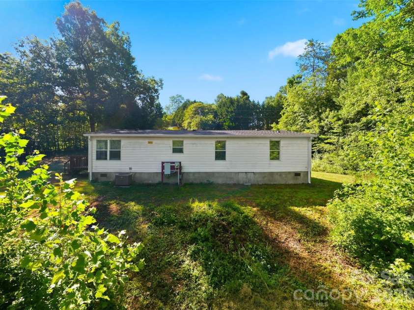 2691 Green Haven Circle, Morganton, NC 28655.  MLS# CAR4397918, YatesRealty ID 35115. 