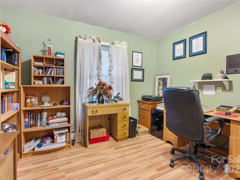 3751 Thomasville Road, Winston Salem, NC 27107.  MLS# CAR4292172, YatesRealty ID 35115. 