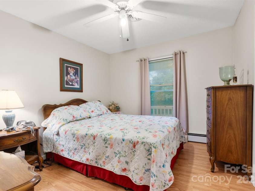 3751 Thomasville Road, Winston Salem, NC 27107.  MLS# CAR4292172, YatesRealty ID 35115. 