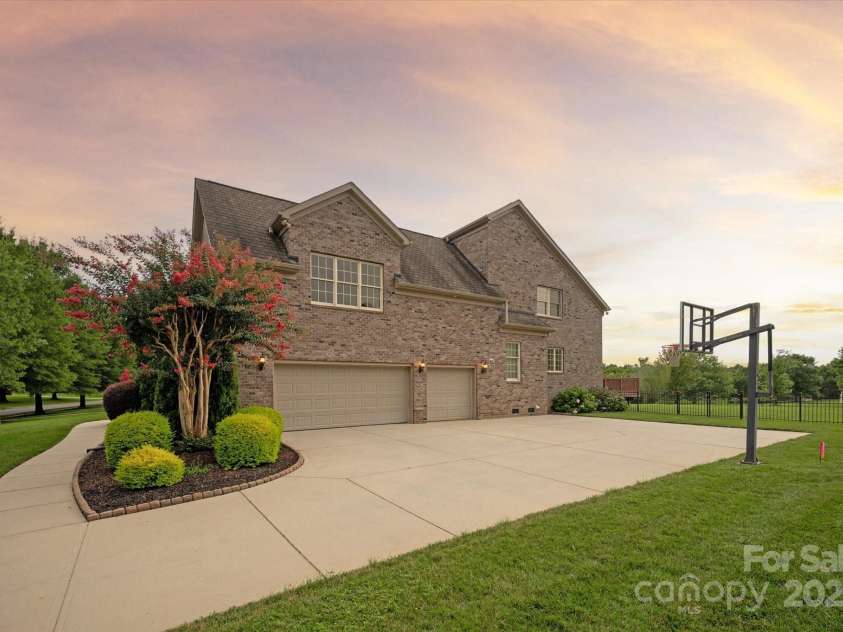 5013 Autumn Blossom Lane, Waxhaw, NC 28173.  MLS# CAR4275485, YatesRealty ID 35116. 