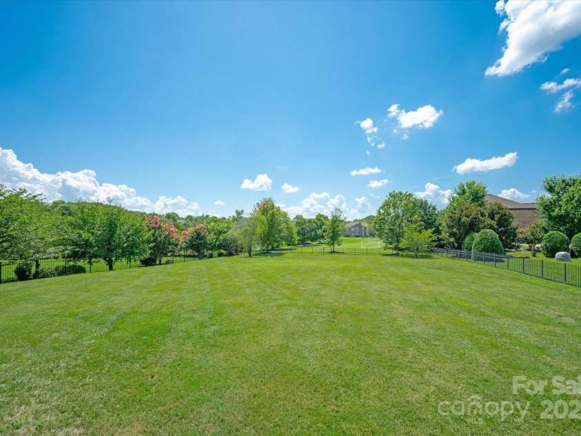 5013 Autumn Blossom Lane, Waxhaw, NC 28173.  MLS# CAR4275485, YatesRealty ID 35116. 