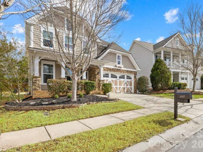 1007 Hamil Ridge Drive, Waxhaw, NC 28173.  MLS# CAR4374498, YatesRealty ID 35117. 