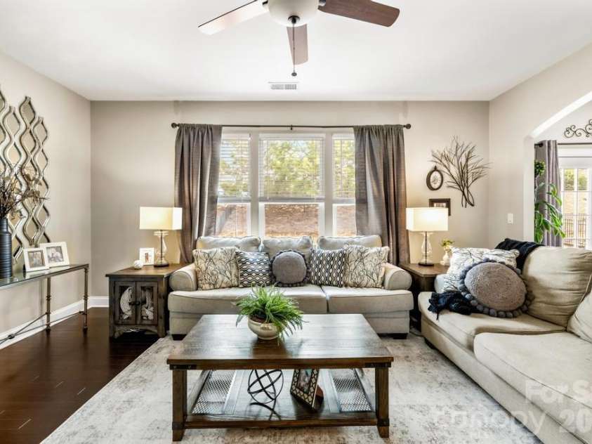 1007 Hamil Ridge Drive, Waxhaw, NC 28173.  MLS# CAR4374498, YatesRealty ID 35117. 