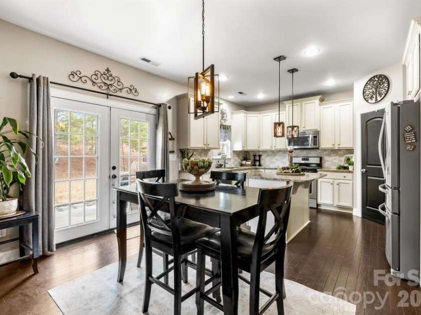 1007 Hamil Ridge Drive, Waxhaw, NC 28173.  MLS# CAR4374498, YatesRealty ID 35117. 
