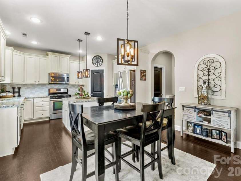 1007 Hamil Ridge Drive, Waxhaw, NC 28173.  MLS# CAR4374498, YatesRealty ID 35117. 