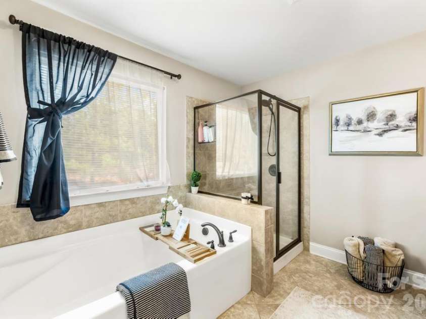 1007 Hamil Ridge Drive, Waxhaw, NC 28173.  MLS# CAR4374498, YatesRealty ID 35117. 