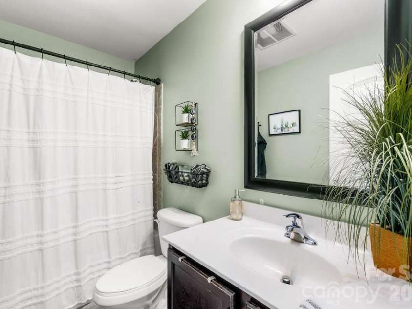 1007 Hamil Ridge Drive, Waxhaw, NC 28173.  MLS# CAR4374498, YatesRealty ID 35117. 