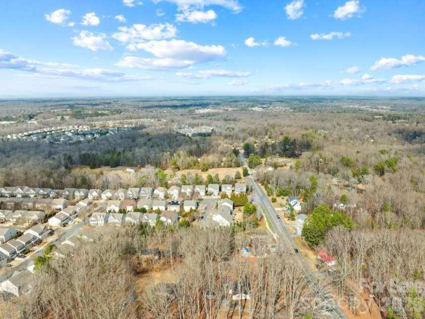 1007 Hamil Ridge Drive, Waxhaw, NC 28173.  MLS# CAR4374498, YatesRealty ID 35117. 