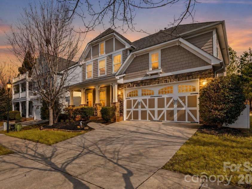 1007 Hamil Ridge Drive, Waxhaw, NC 28173.  MLS# CAR4374498, YatesRealty ID 35117. 