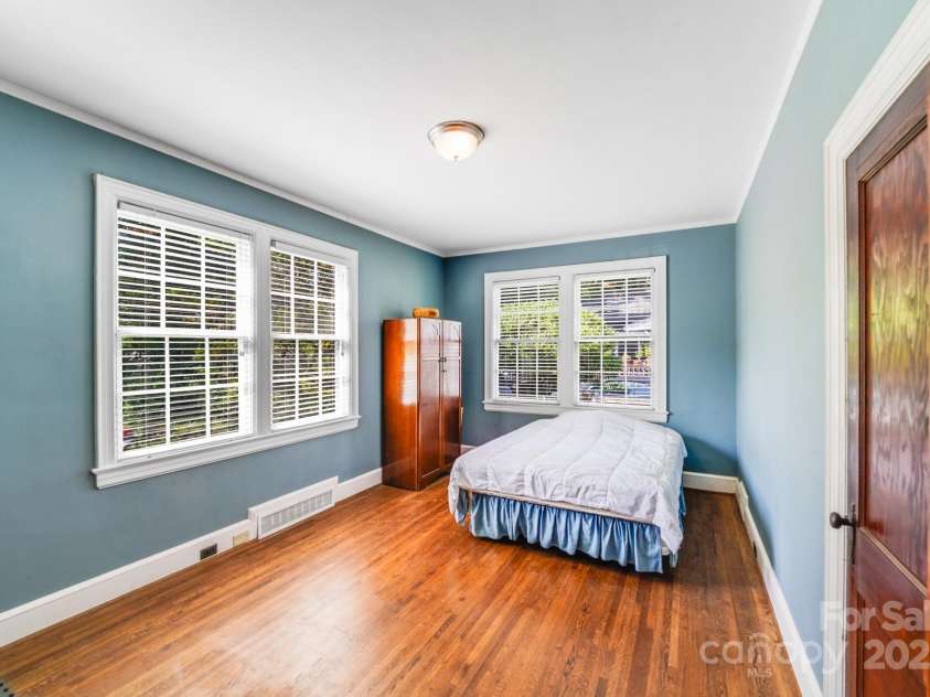 2928 Park Road, Charlotte, NC 28209.  MLS# CAR4279350, YatesRealty ID 35117. 