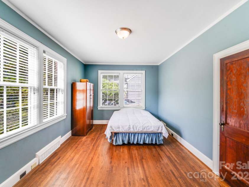 2928 Park Road, Charlotte, NC 28209.  MLS# CAR4279350, YatesRealty ID 35117. 