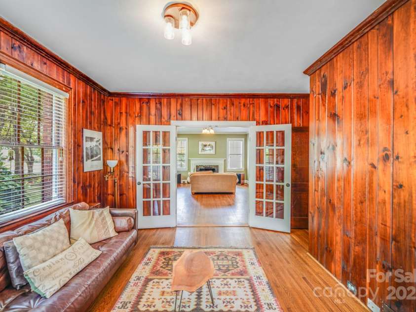 2928 Park Road, Charlotte, NC 28209.  MLS# CAR4279350, YatesRealty ID 35117. 
