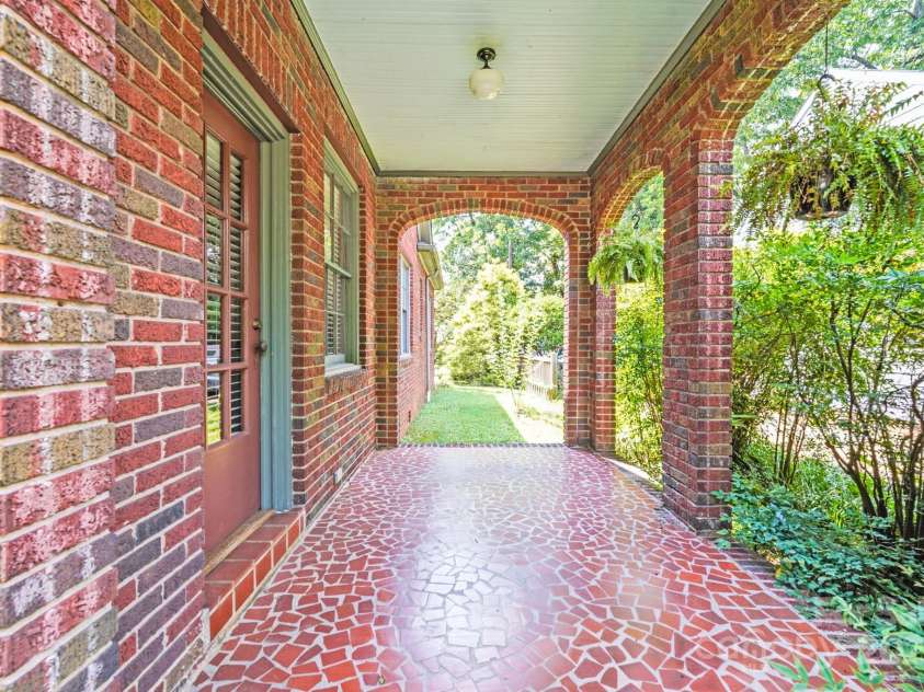 2928 Park Road, Charlotte, NC 28209.  MLS# CAR4279350, YatesRealty ID 35117. 