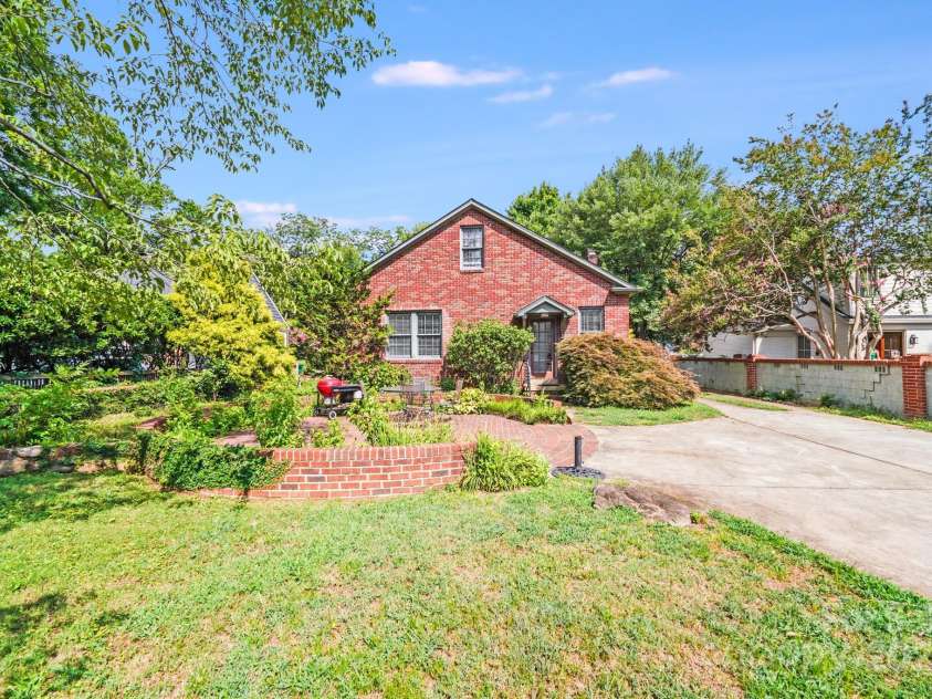 2928 Park Road, Charlotte, NC 28209.  MLS# CAR4279350, YatesRealty ID 35117. 