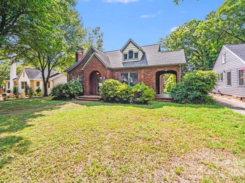 2928 Park Road, Charlotte, NC 28209.  MLS# CAR4279350, YatesRealty ID 35117. 